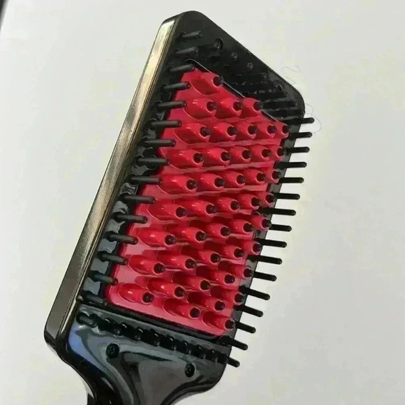 Hollywood  Straigtener Brush - Picture 2 of 9